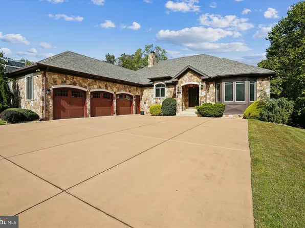 12328 Bunche Rd, Fairfax, VA 22030