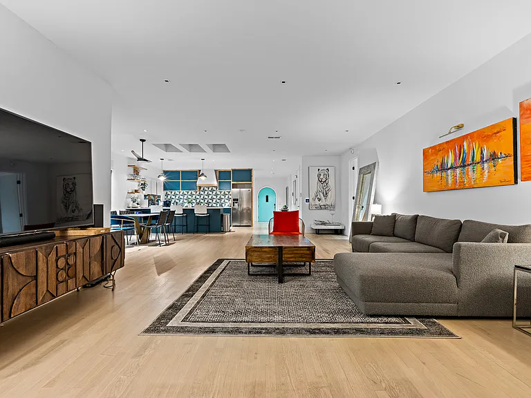 455 N Crescent Heights Blvd — Photo 10