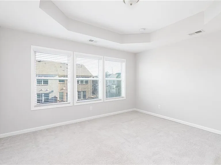 770 Sunset Park Dr — Photo 13