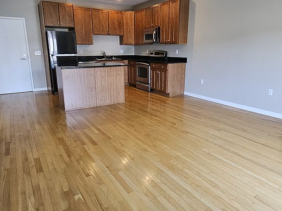 5th image of 1950 N Logan St APT 509