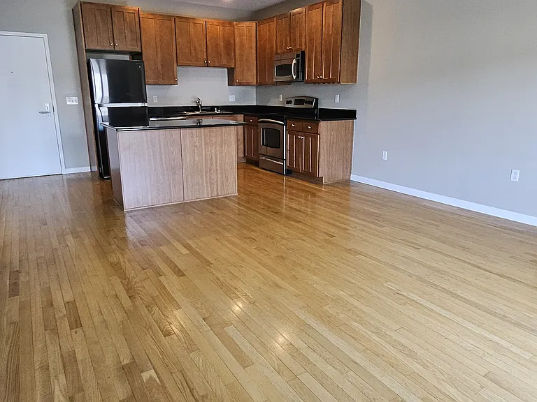1950 N Logan St #509 — Photo 5