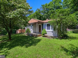 8483 Yellow Church Rd, Seven Valleys, PA 17360