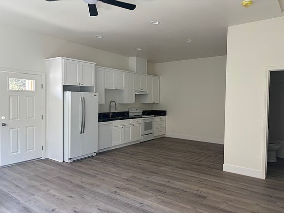 3rd image of 27173 Pacific St