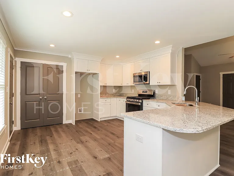 321 Spring Ridge Dr — Photo 7