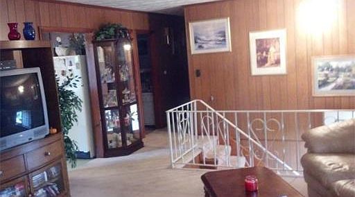 4th image of 117 Leroy Ave