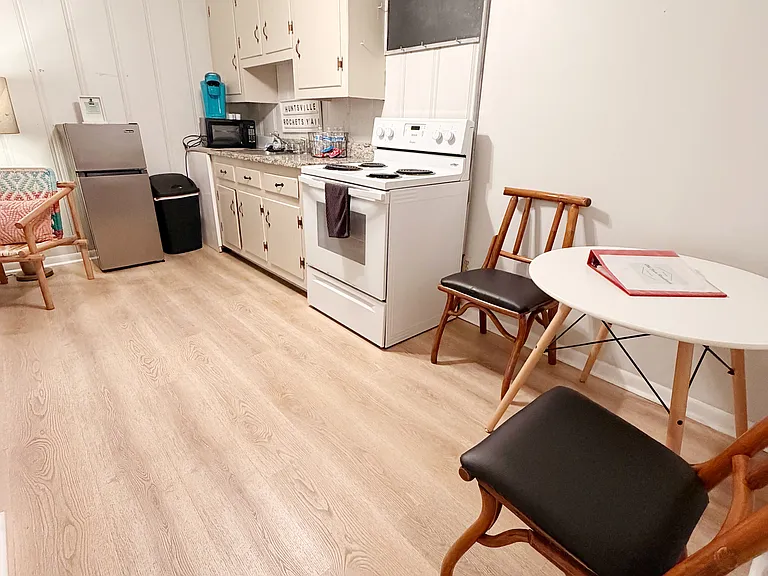 205 Walker Ave NE #3 — Photo 4