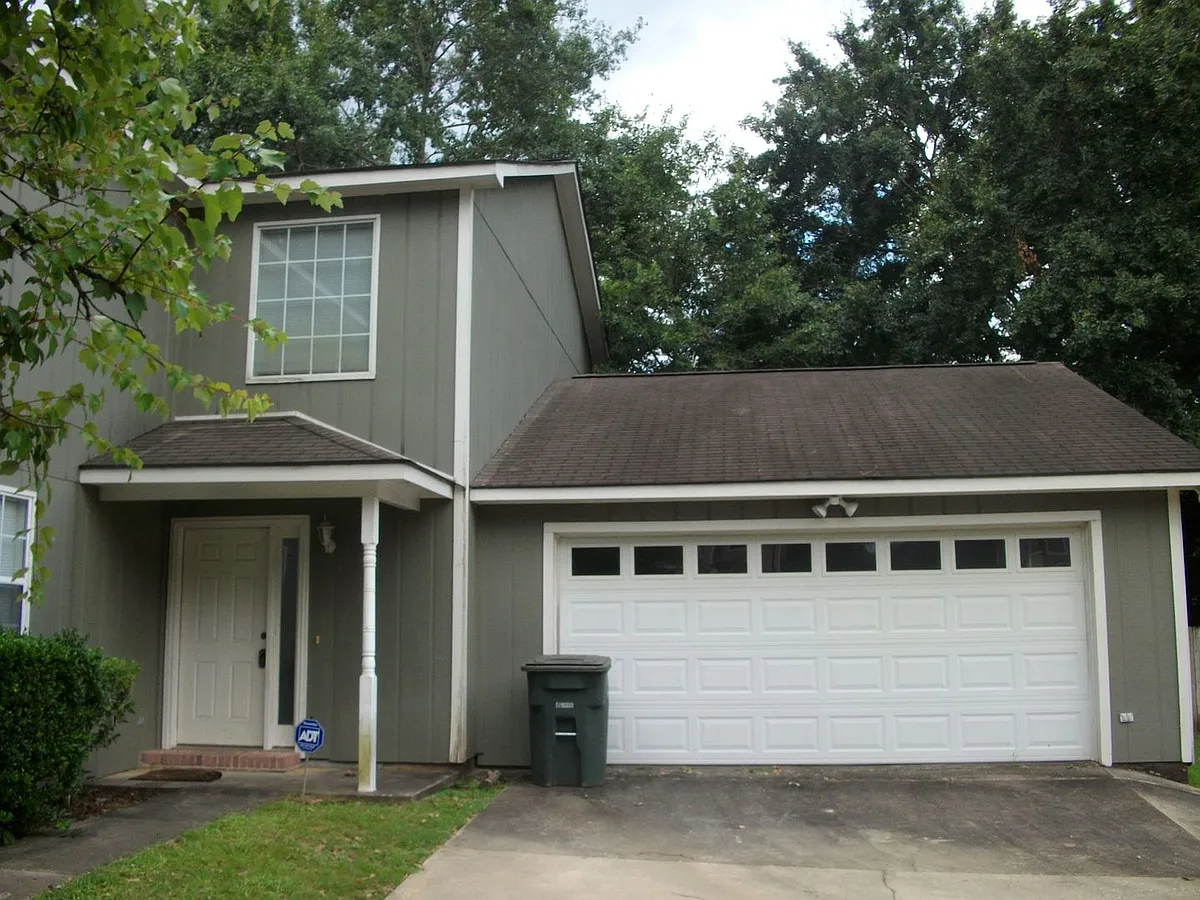 Building Photo - 159 Commons Dr