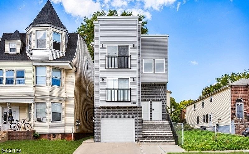 1st image of 581 Bergen St