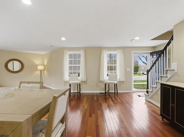 453 Turnpike St APT 19, South Easton, MA 02375