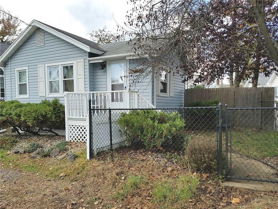 1st image of 272 Norwood Ave