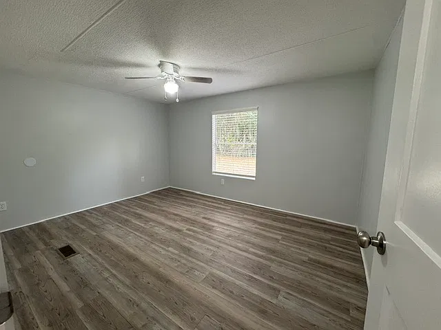 400 Brown Road - 1 — Photo 3