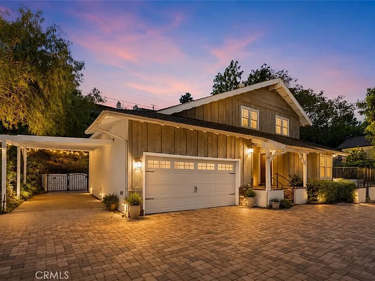 22204 Avenue San Luis — Photo 3