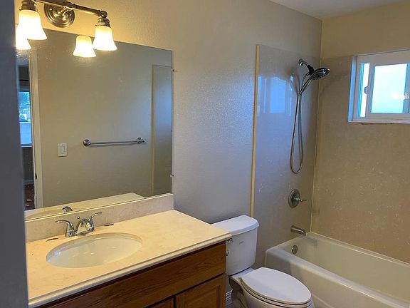 4th image of 1614 Benton Ct