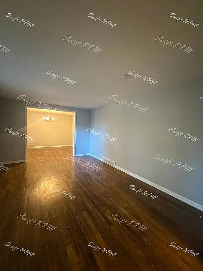 4 bed, 2.0 bath, 2200 sqft, $2,450 — Photo 2