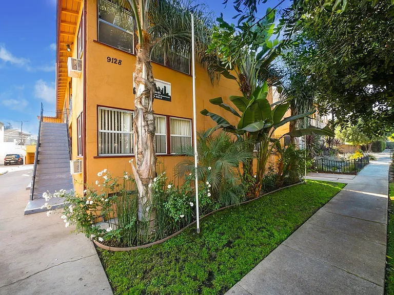 9128 National Blvd — Photo 26
