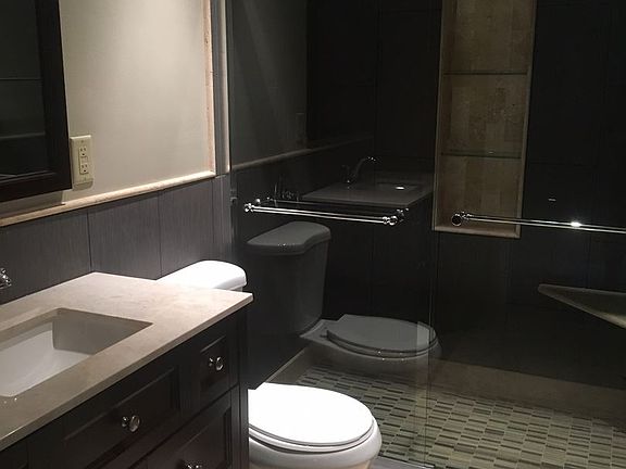 4th image of 107 Concord Pl APT 6