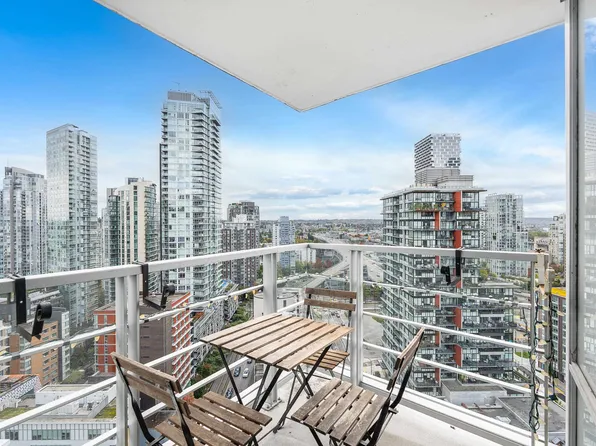 1255 Seymour St #2402, Vancouver, BC V6B 0H1