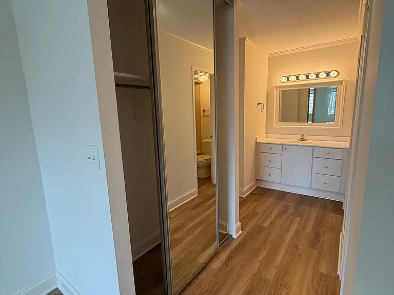 8370 Greensboro Dr #1019 — Photo 37