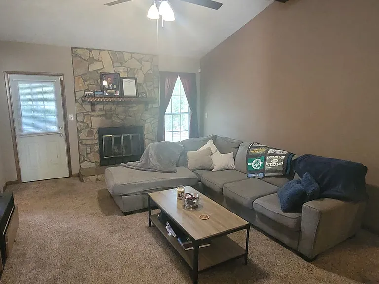 6978 Melbourne Dr — Photo 7