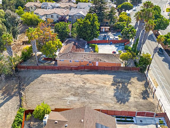 3rd image of 3279 Washington Blvd