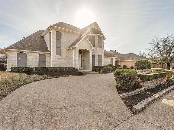 2nd image of 10186 Meadowcrest Dr