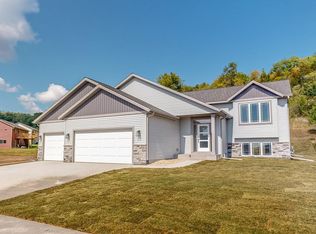 2021 Hadley Hills Dr NE, Rochester, MN 55906