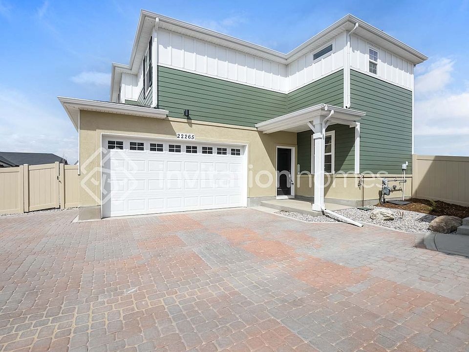 1st image of 22265 E 39th Ave