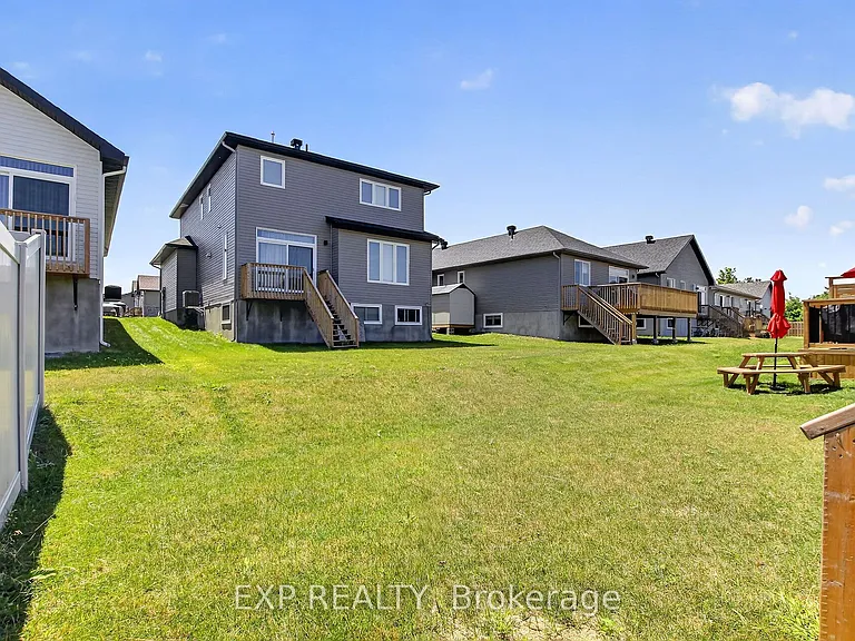 98 Seabert Dr — Photo 36