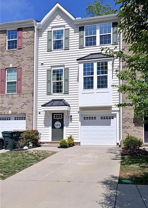 1st image of 124 McCormick Pl
