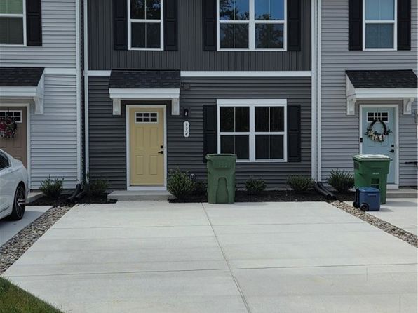 134 Packett Ct