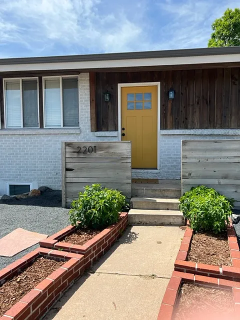 2201 S Quitman Way — Photo 2