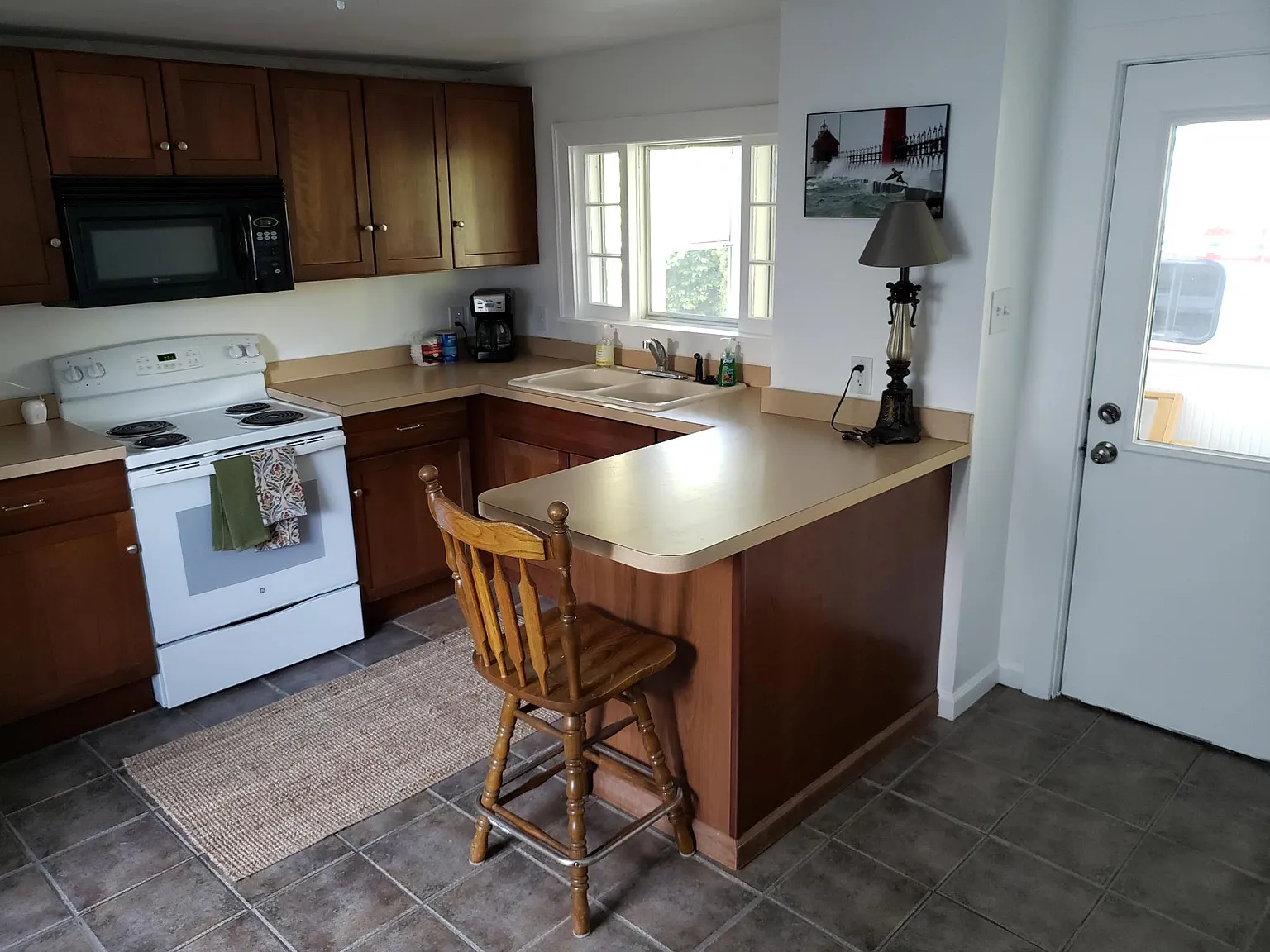 510 Adams Ave — Photo 2