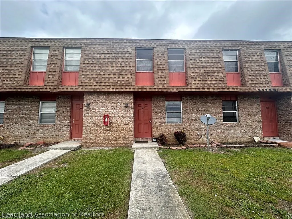 2 bed, 1.5 bath, 968 sqft, $1,250 — Photo 1