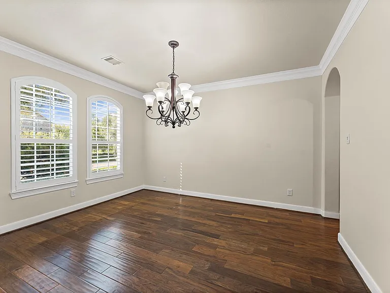 7 N Beech Springs Cir — Photo 13