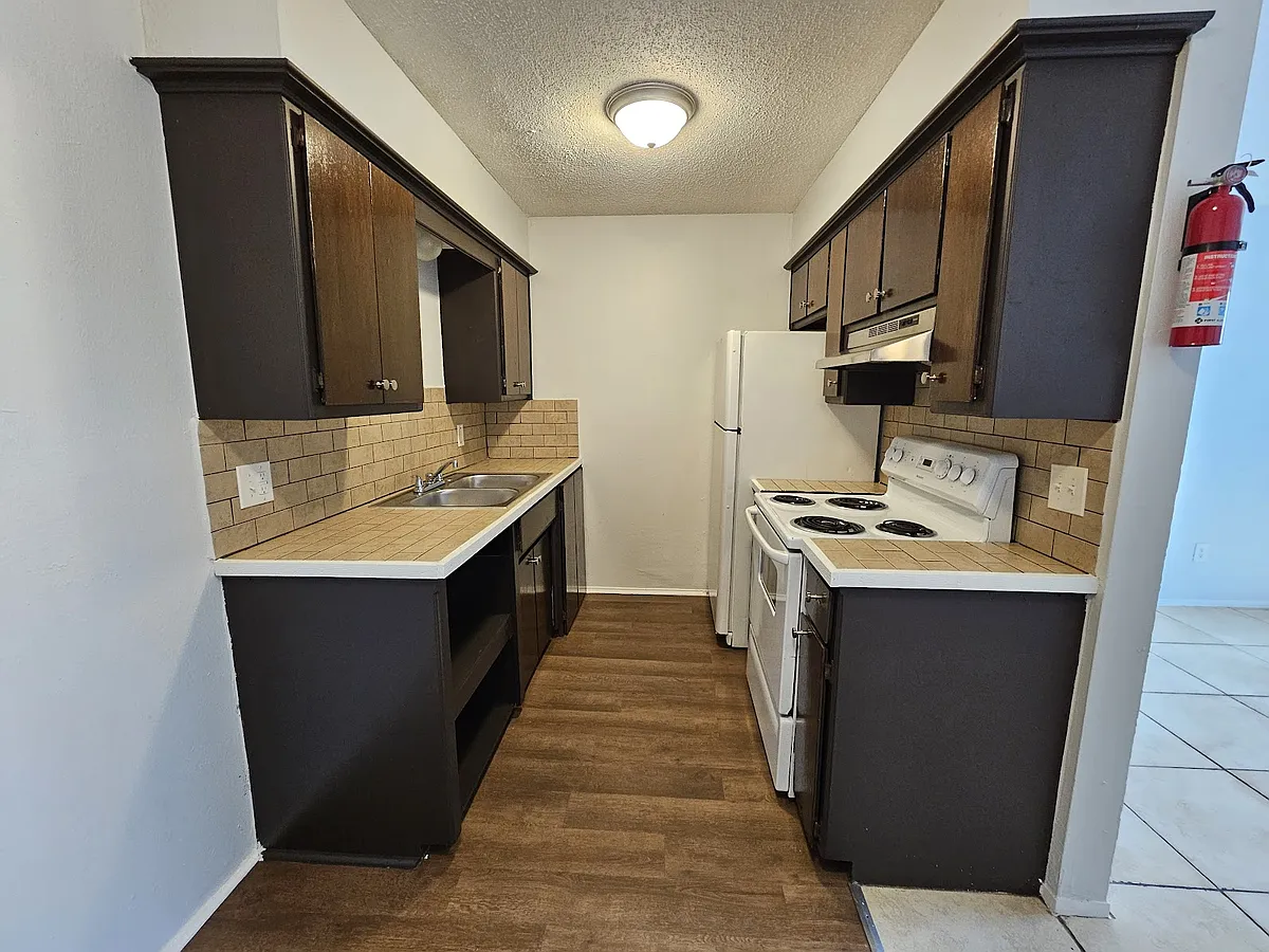 Building Photo - 2116 SW 51st St