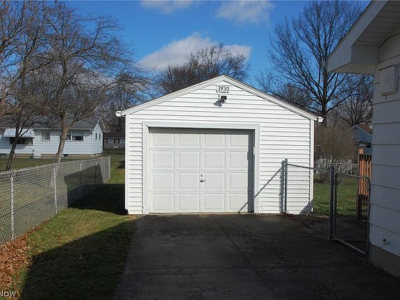 2nd image of 3930 Brandomyne Ave