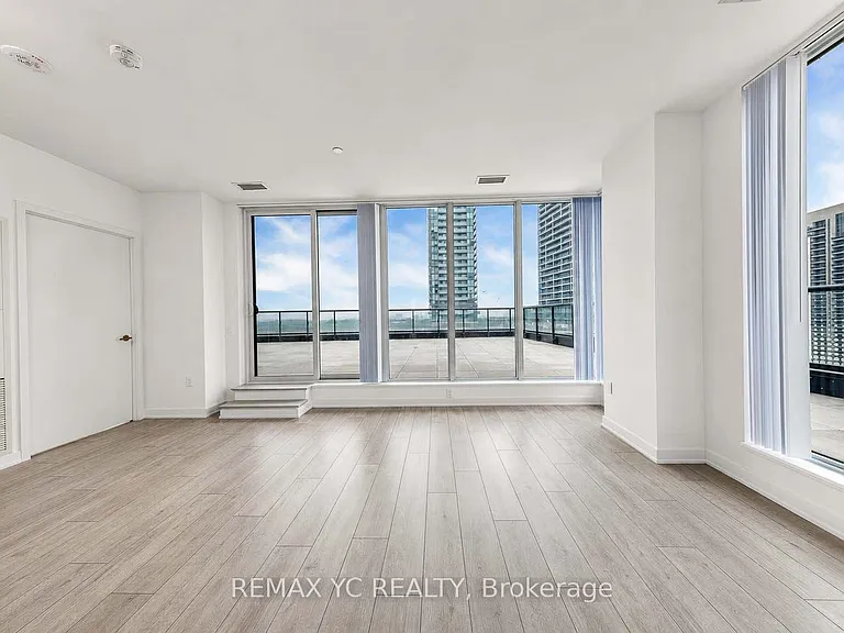 5858 Yonge St #1022 — Photo 7