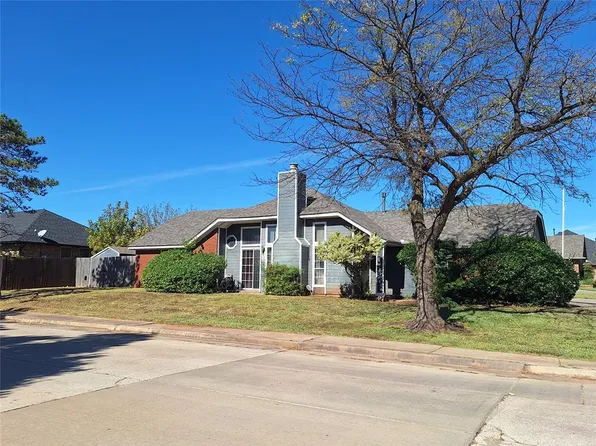 1219 Stoneridge Dr, Moore, OK 73160