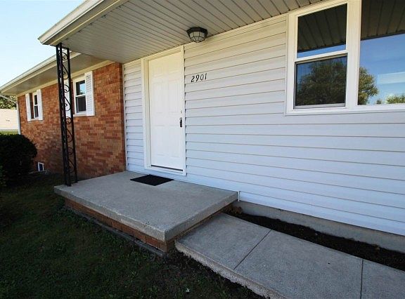 3rd image of 2901 Brown St