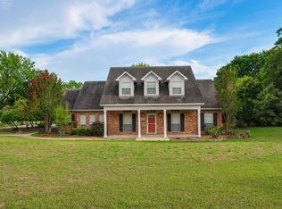 1547 Stainback Rd, Red Oak, TX 75154