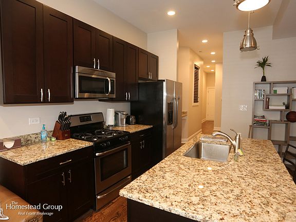 4th image of 1218 W Diversey Pkwy #One