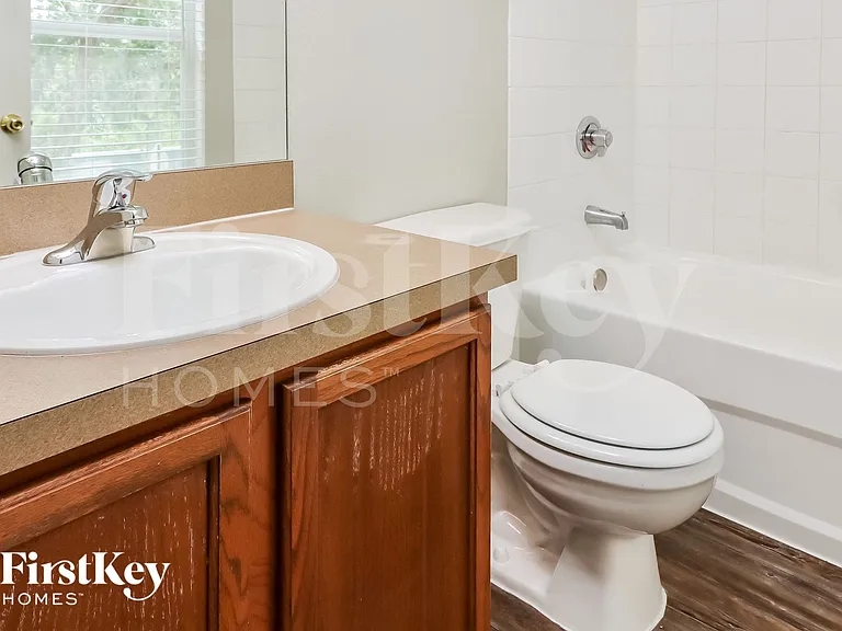 1251 Charlesworth Dr — Photo 10