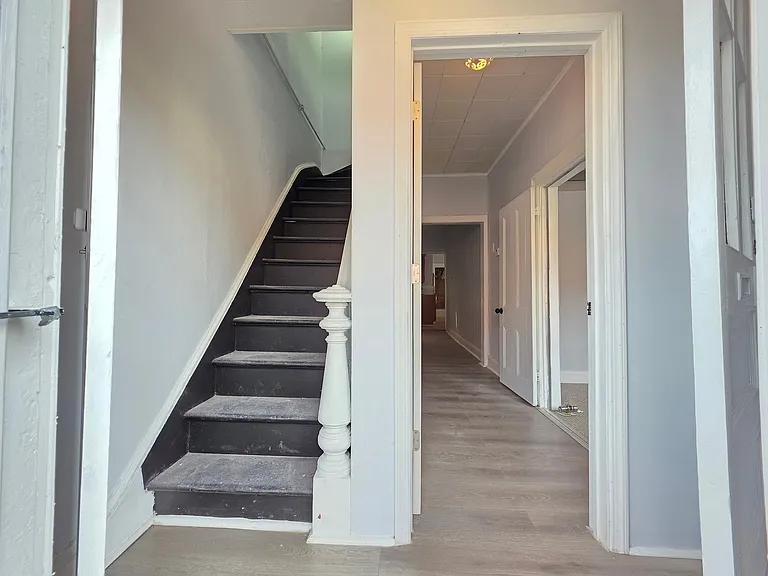 8 Lincoln Ave #1 — Photo 12
