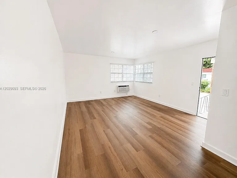 500 13th St #15 — Photo 2