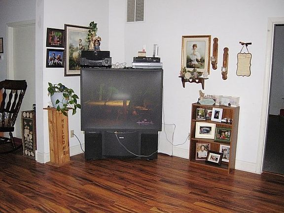 5th image of 13468 W Smith St