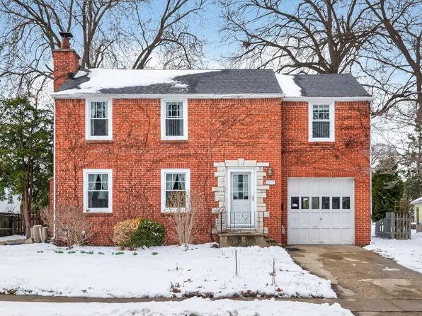 827 N 10th St, Dekalb, IL 60115