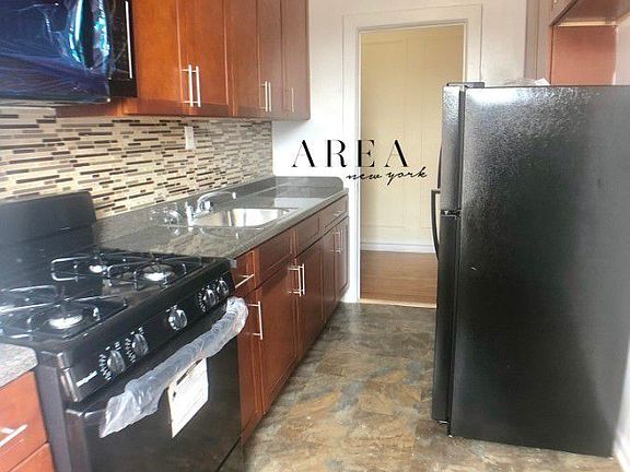 2nd image of 12 Seaman Ave APT 5D
