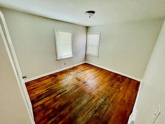 2nd image of 4545 Indiana Ave