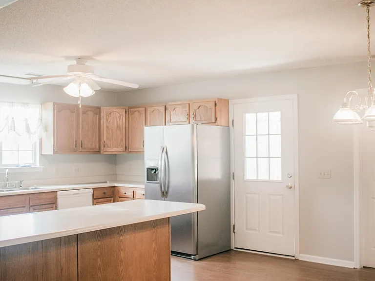 20 Lakeside Dr — Photo 4