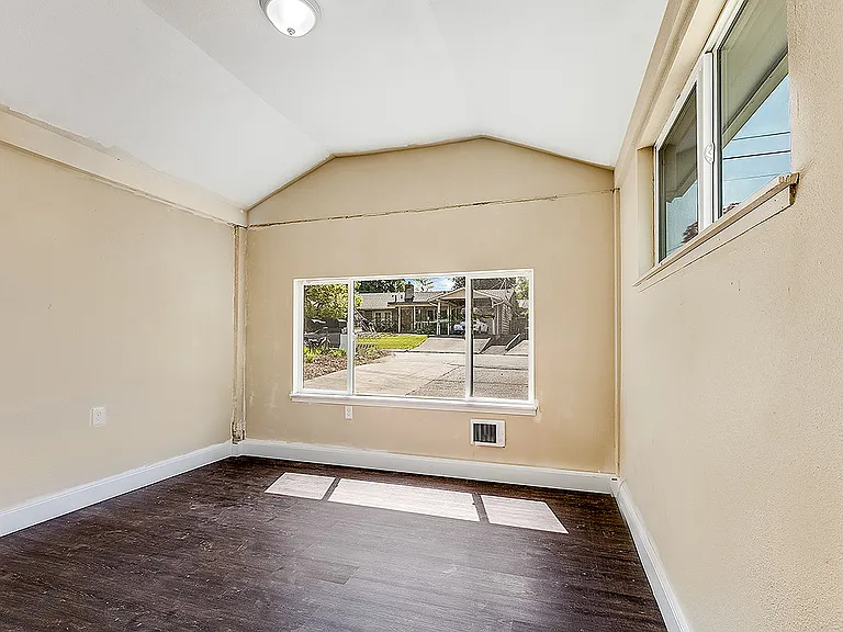 6204 S 118th Pl — Photo 26